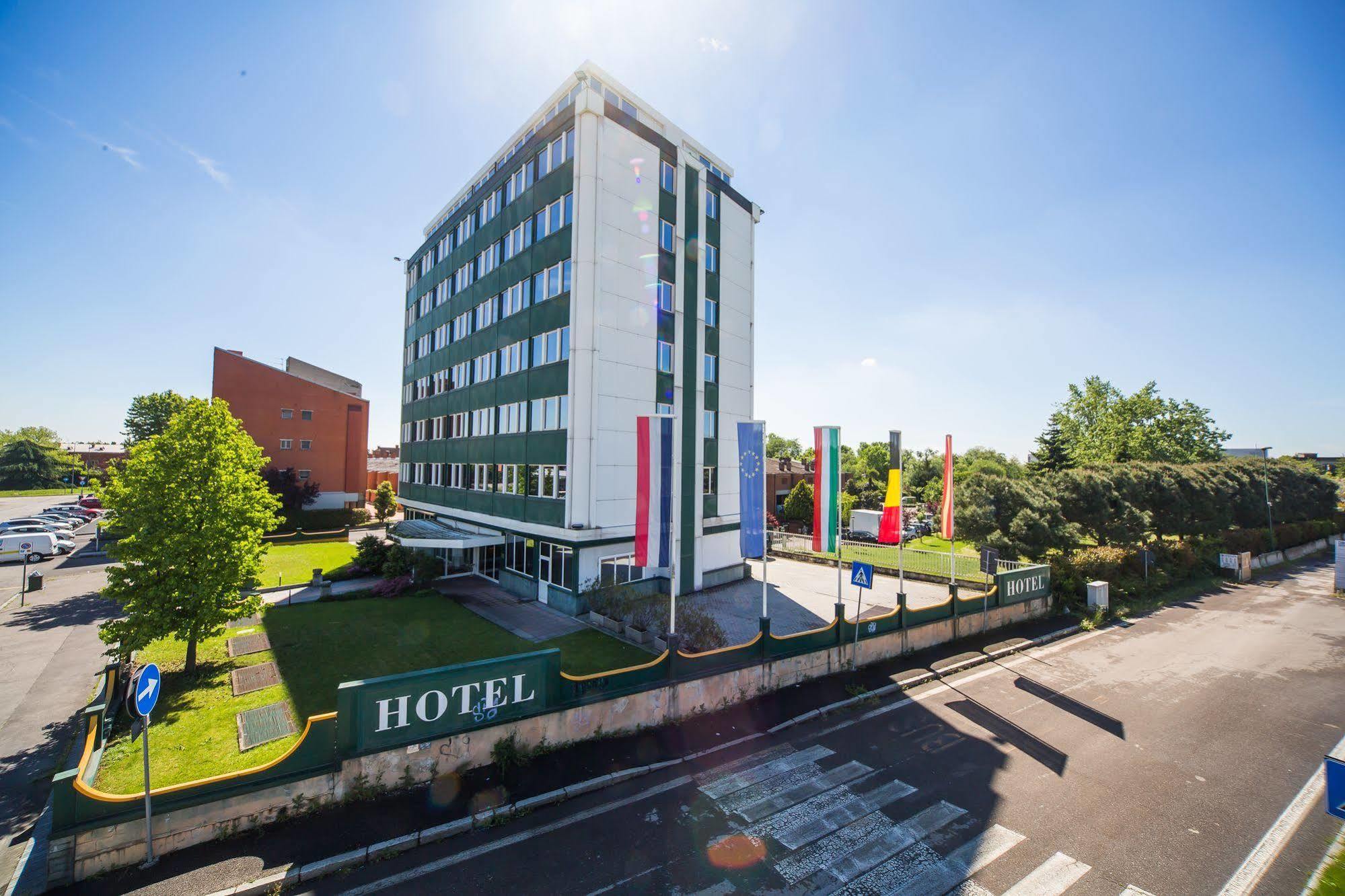 Hotel Alga Milánó Kültér fotó